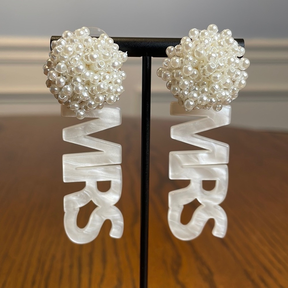Pearl MRS 👰‍♀️ Beaded Earrings